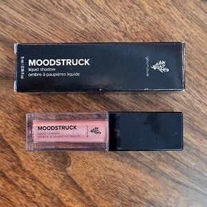 Younique Moonstruck liquid shadow